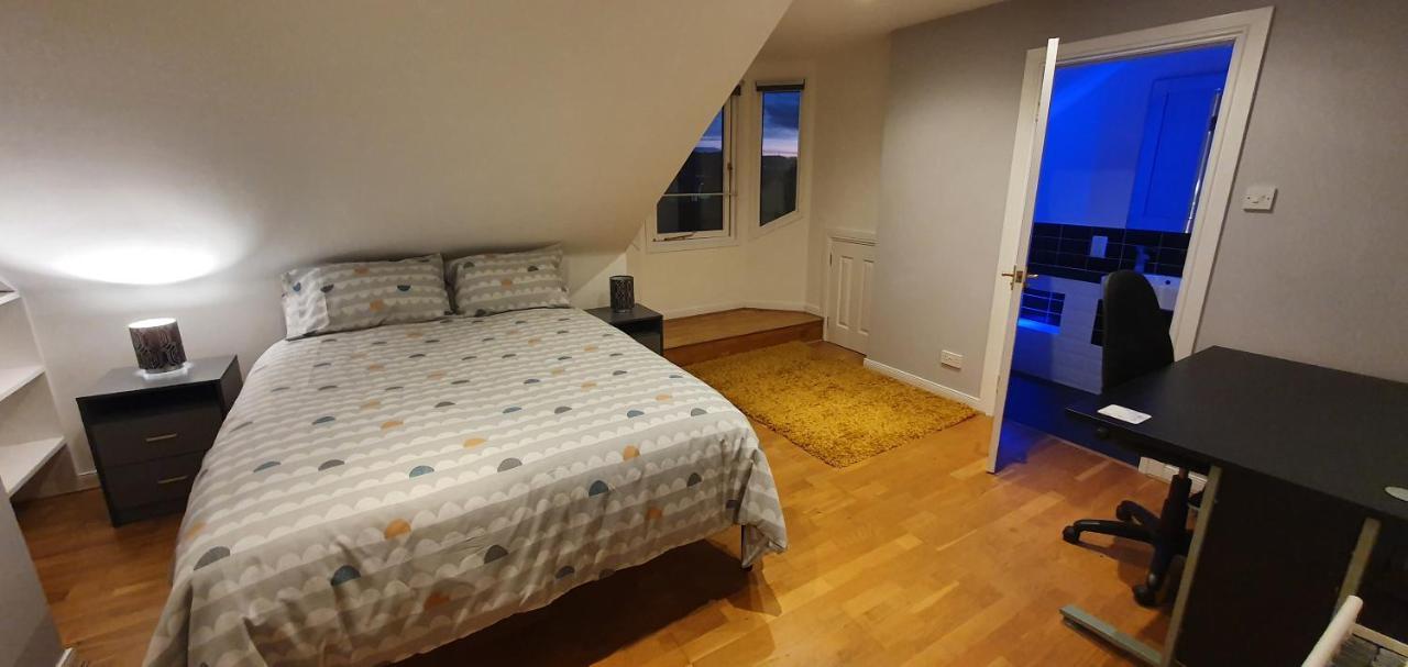 Spacious, Modern 3 Bedroom Luxury Flat In Centre Location Broughty Ferry Zewnętrze zdjęcie