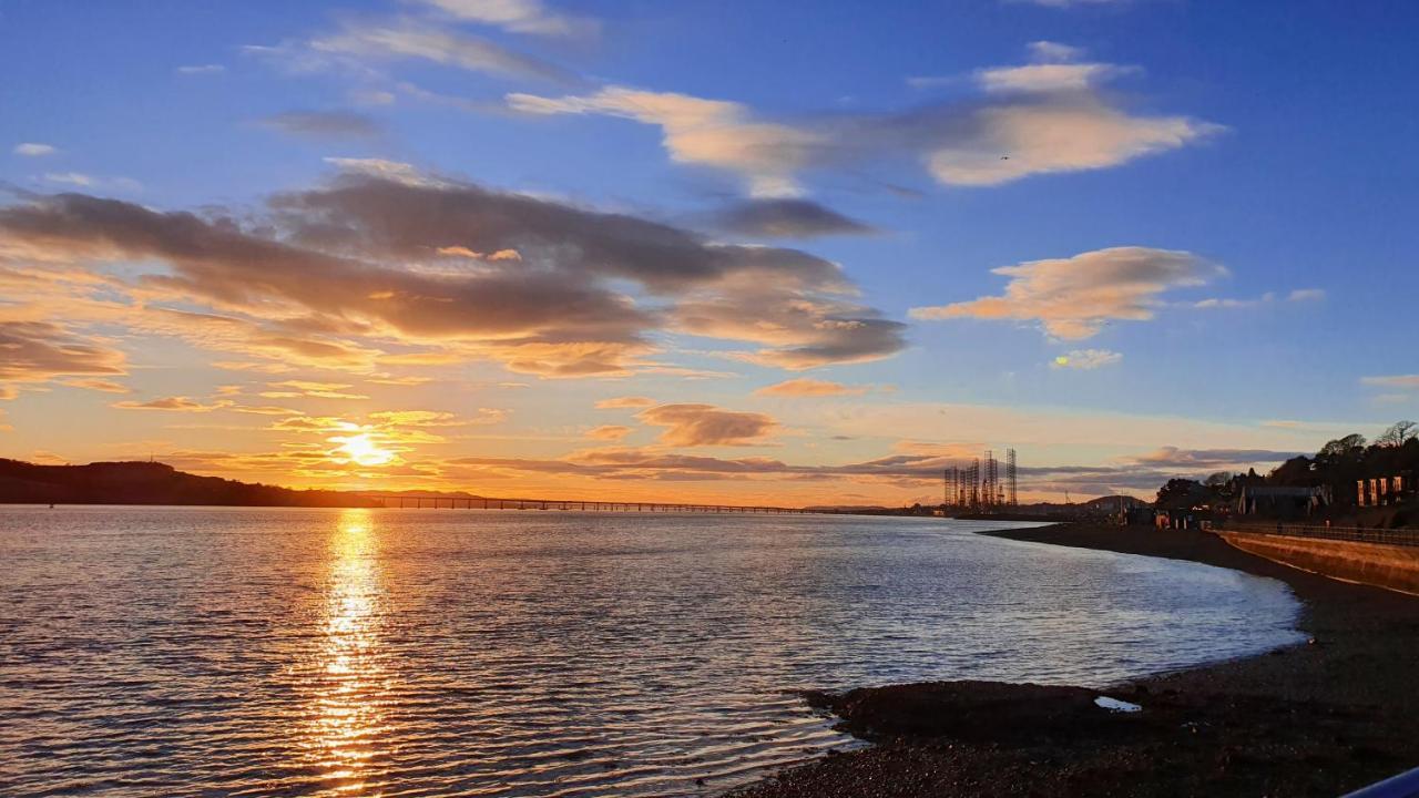 Spacious, Modern 3 Bedroom Luxury Flat In Centre Location Broughty Ferry Zewnętrze zdjęcie